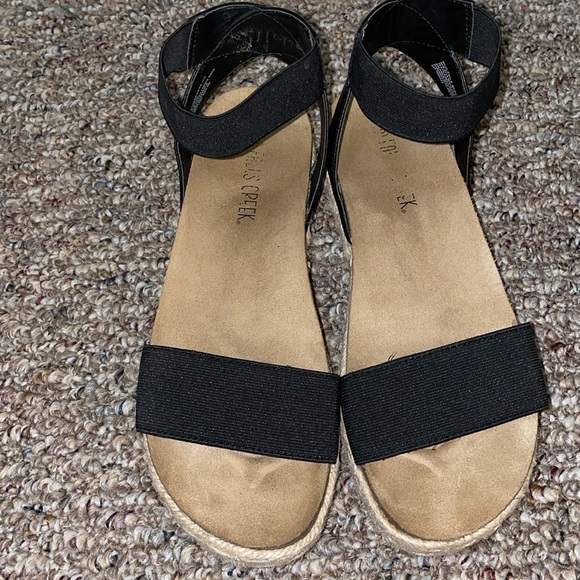 Womens Falls Creek Sandals - Picture 2 of 6